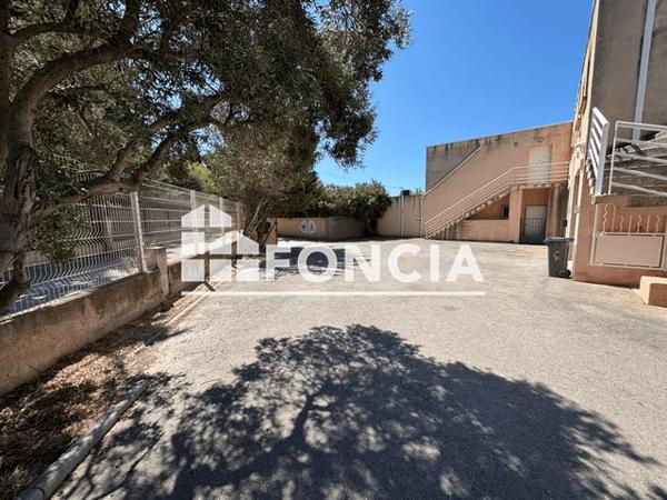 À vendre Local commercial 69.9 m² - Marignane 13700