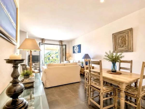 Appartement T2 Meublé – Dernier étage avec ascenseur – Vue mer & montagne – et parking