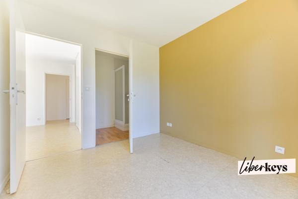 Duplex esprit maison avec jardin