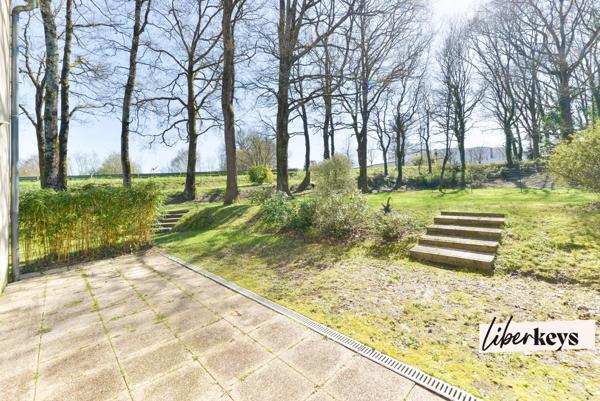 Duplex esprit maison avec jardin