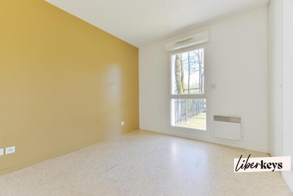 Duplex esprit maison avec jardin