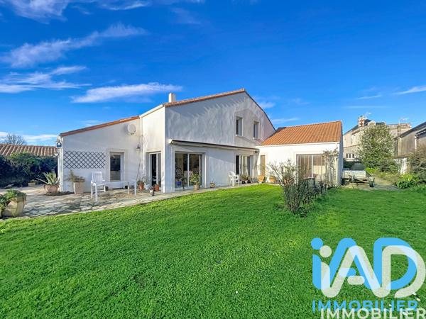 Maison à vendre 7 pièces 224 m² Coulonges-sur-l'Autize