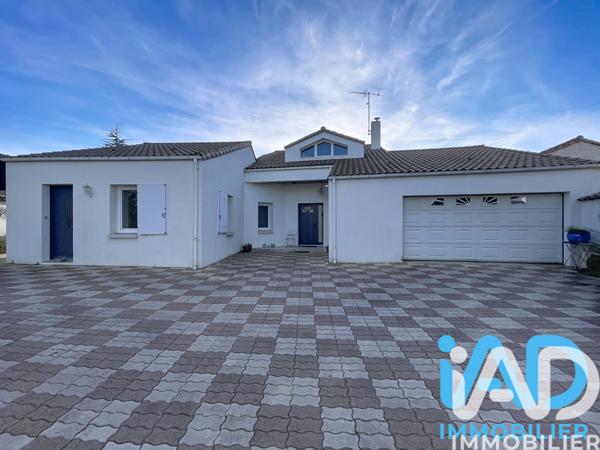 Maison à vendre 7 pièces 224 m² Coulonges-sur-l'Autize