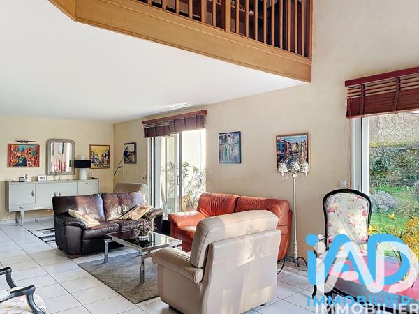 Maison à vendre 7 pièces 224 m² Coulonges-sur-l'Autize