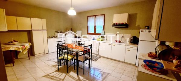 Belle propriété avec un vaste terrain arboré