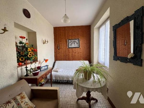 A VENDRE - SAINT ANDRE DES EAUX - LE BAS MARLAND - MAISON FACADE EN PIERRES A RESTAURER AVEC GR...