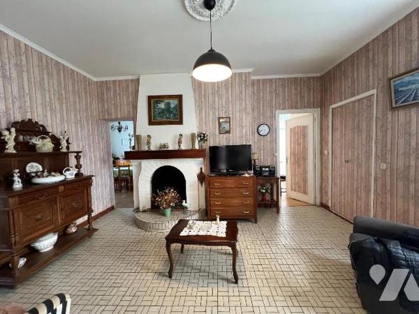 A VENDRE - SAINT ANDRE DES EAUX - LE BAS MARLAND - MAISON FACADE EN PIERRES A RESTAURER AVEC GR...