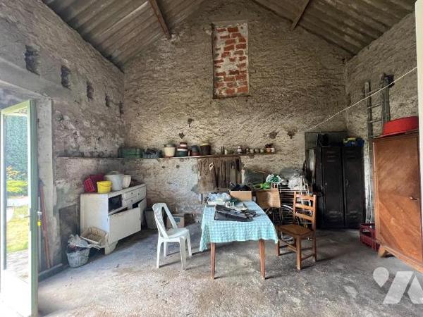 A VENDRE - SAINT ANDRE DES EAUX - LE BAS MARLAND - MAISON FACADE EN PIERRES A RESTAURER AVEC GR...