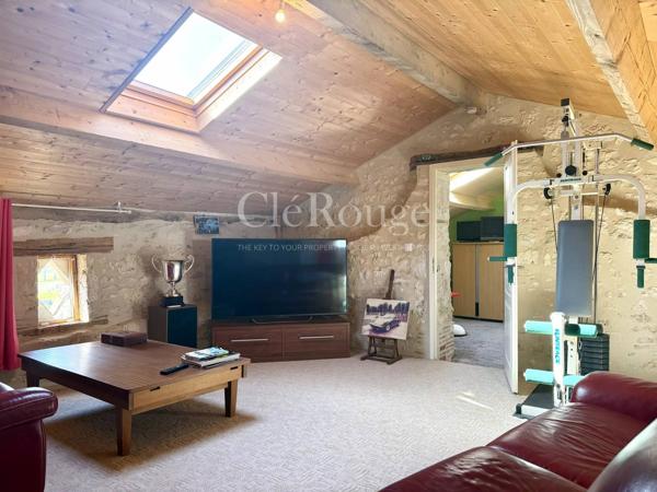 A proximité d'Eymet - Propriété de charme avec maison d'amis, grand garage, piscine et vue panoramique