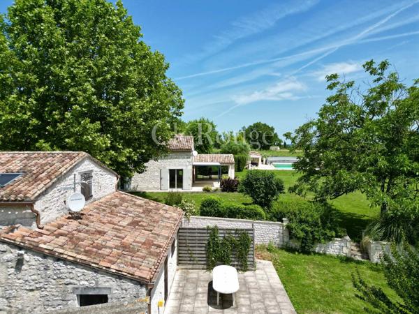 A proximité d'Eymet - Propriété de charme avec maison d'amis, grand garage, piscine et vue panoramique