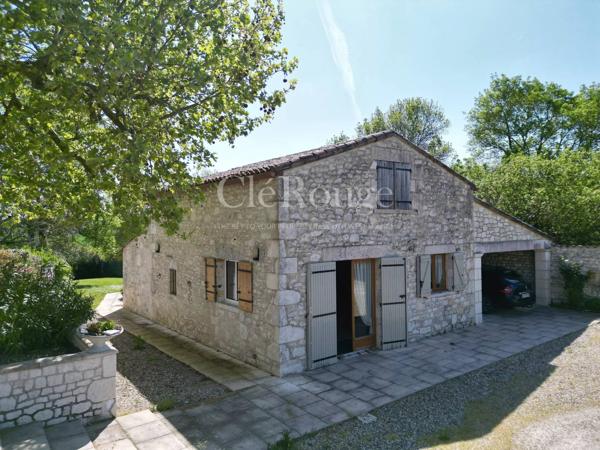A proximité d'Eymet - Propriété de charme avec maison d'amis, grand garage, piscine et vue panoramique
