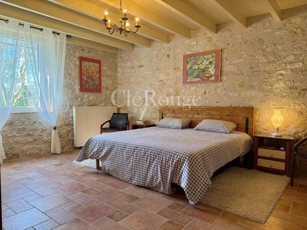 A proximité d'Eymet - Propriété de charme avec maison d'amis, grand garage, piscine et vue panoramique