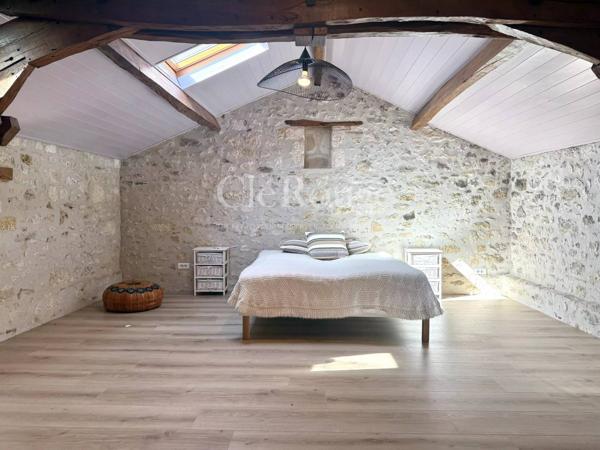 A proximité d'Eymet - Propriété de charme avec maison d'amis, grand garage, piscine et vue panoramique