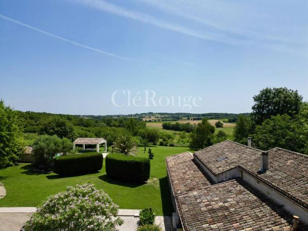 A proximité d'Eymet - Propriété de charme avec maison d'amis, grand garage, piscine et vue panoramique