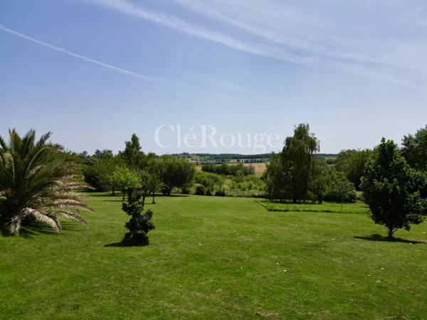 A proximité d'Eymet - Propriété de charme avec maison d'amis, grand garage, piscine et vue panoramique