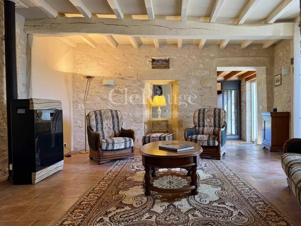 A proximité d'Eymet - Propriété de charme avec maison d'amis, grand garage, piscine et vue panoramique
