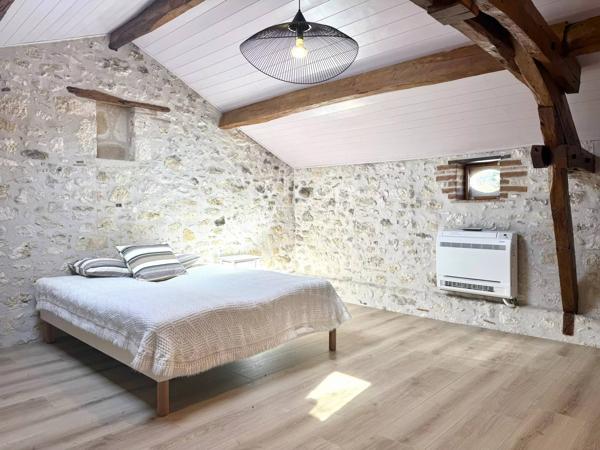 A proximité d'Eymet - Propriété de charme avec maison d'amis, grand garage, piscine et vue panoramique
