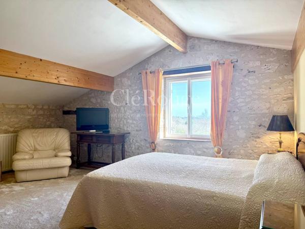 A proximité d'Eymet - Propriété de charme avec maison d'amis, grand garage, piscine et vue panoramique