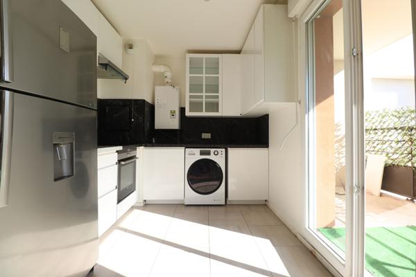 Appartement 3 pieces + terrasse + parking