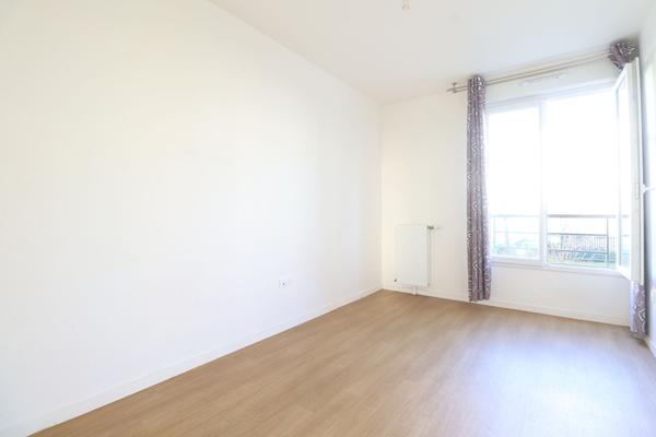 Appartement 3 pieces + terrasse + parking