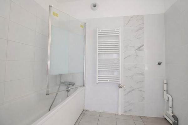 Appartement 3 pieces + terrasse + parking