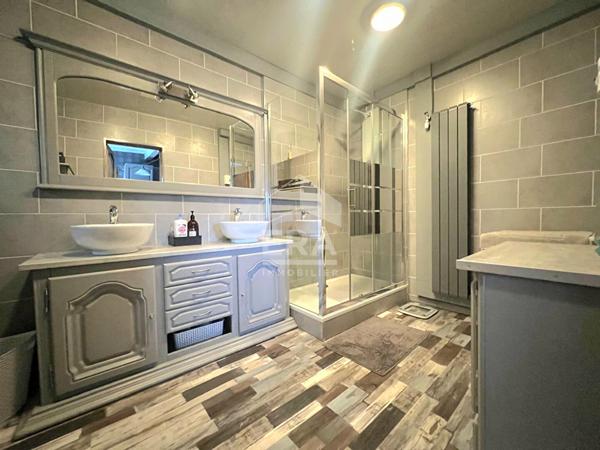 ? EXCLU ? Maison individuelle semi plain-pied 128 m² ? 2 garages dont camping-car