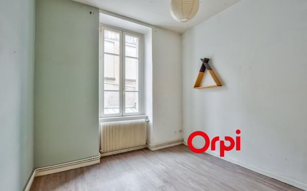 Appartement à vendre    3 pièces • 71 m2 Oullins