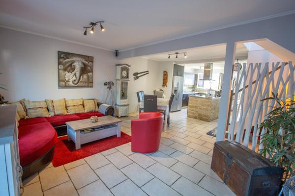 SUPERBE MAISON FAMILIALE - 2 SUITES -VERANDA- ESPACE EXTERIEUR DETENTE