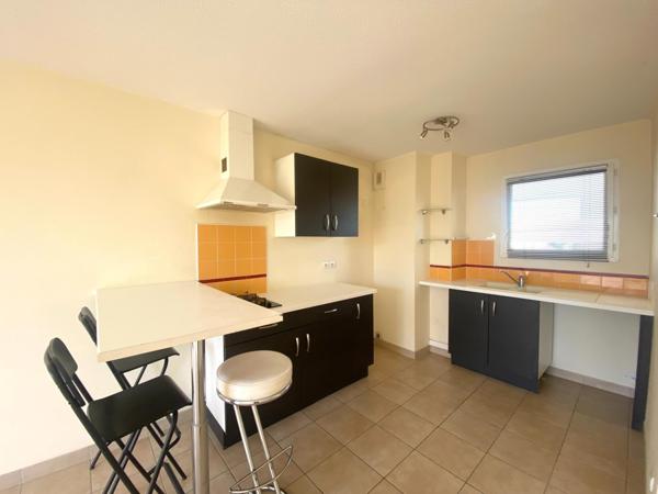 APPARTEMENT 1 CHAMBRE AVEC BALCON ET PLACE DE STATIONNEMENT A SEULEMENT 5 MIN DU CENTRE DE LA ROCHELLE !!