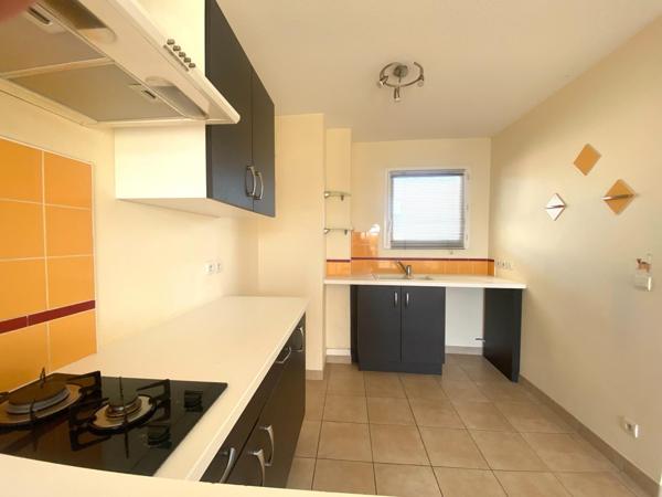 APPARTEMENT 1 CHAMBRE AVEC BALCON ET PLACE DE STATIONNEMENT A SEULEMENT 5 MIN DU CENTRE DE LA ROCHELLE !!