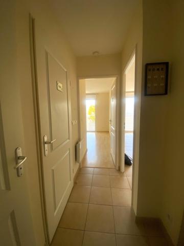 APPARTEMENT 1 CHAMBRE AVEC BALCON ET PLACE DE STATIONNEMENT A SEULEMENT 5 MIN DU CENTRE DE LA ROCHELLE !!