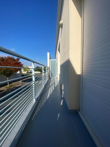 APPARTEMENT 1 CHAMBRE AVEC BALCON ET PLACE DE STATIONNEMENT A SEULEMENT 5 MIN DU CENTRE DE LA ROCHELLE !!