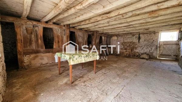 Corps de ferme avec cour intérieure et vue dégagée