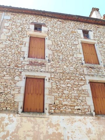 GRAND POTENTIEL ET BELLE OPPORTUNITE DE RENOVATION