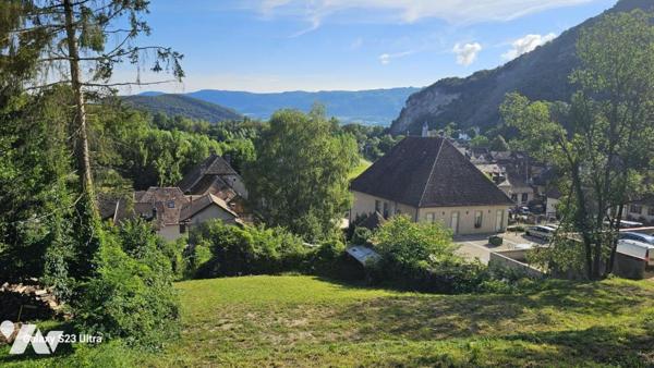 Terrain constructible de 597 m² – Chanaz
