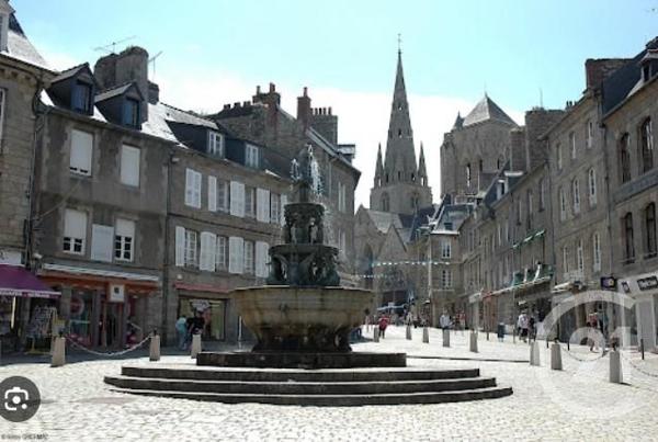 Immeuble à vendre  220 m2 GUINGAMP - 22