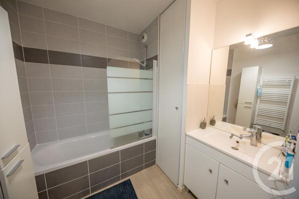 Appartement T4 à vendre  4 pièces - 77,44 m2 BLANQUEFORT - 33