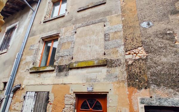 Immeuble à vendre    3 pièces •  Saint-Astier