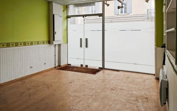 Immeuble à vendre    3 pièces •  Saint-Astier