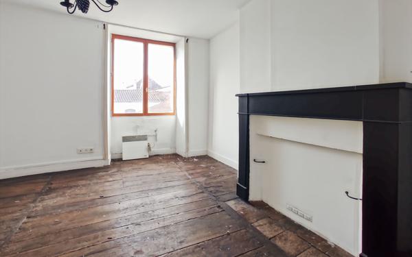 Immeuble à vendre    3 pièces •  Saint-Astier