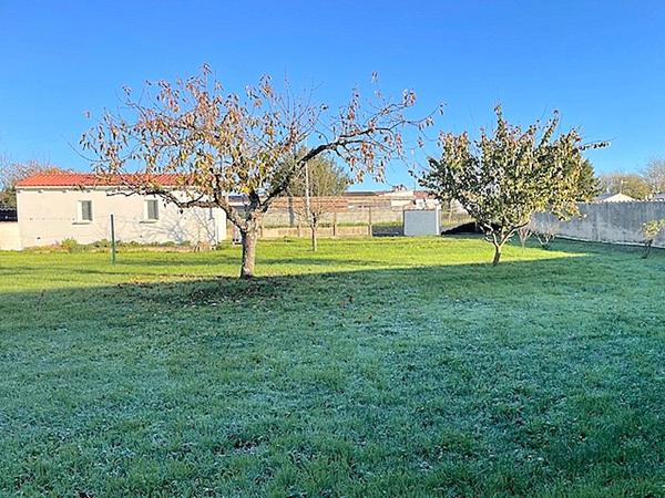 Maison en pierre 126 m2 - 4 chambres- terrain constructible détachable- grand garage