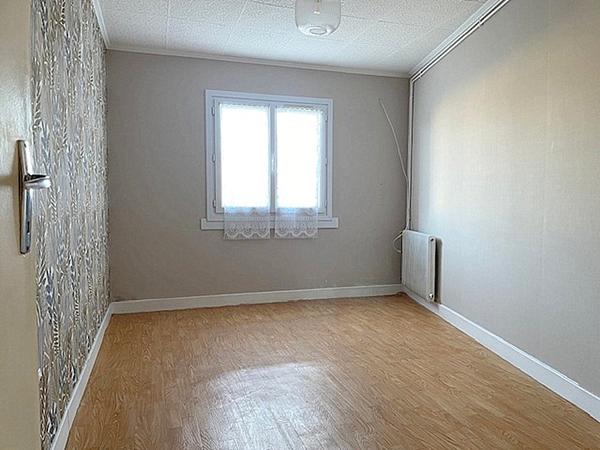 Maison en pierre 126 m2 - 4 chambres- terrain constructible détachable- grand garage