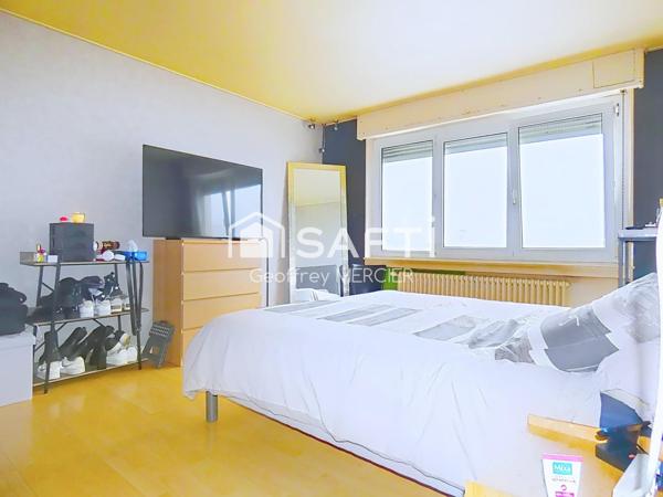 Plain-pied surélevé individuel de 164m² avec garage et jardin!