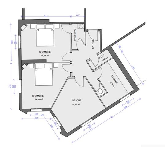 Grand appartement divisible idéal pour des investisseurs au dernier étage avec balcon et vue dégagée sur Paris.
