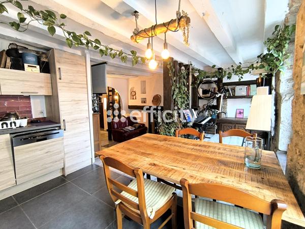 Appartement
         2 pièces
        - 52 m² Exclusivité 260 000 € *