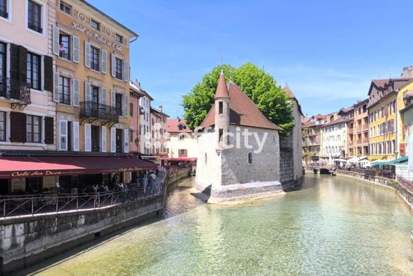 Appartement
         2 pièces
        - 52 m² Exclusivité 260 000 € *