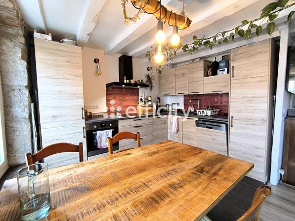 Appartement
         2 pièces
        - 52 m² Exclusivité 260 000 € *