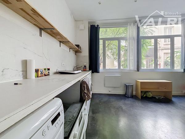 Atelier sur cour Arborée, Paris 75011