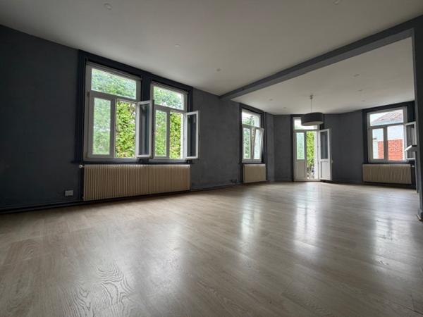 Immeuble
         6 pièces
        - 259 m² Exclusivité 267 500 € *