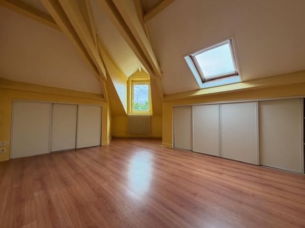 Immeuble
         6 pièces
        - 259 m² Exclusivité 267 500 € *